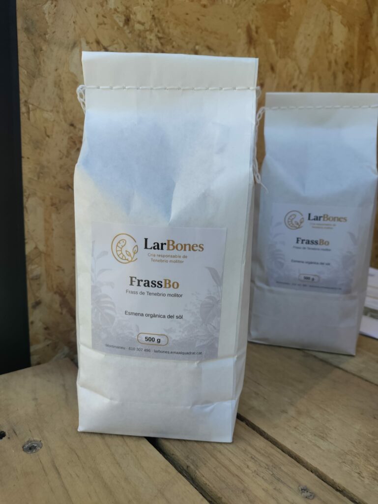 Paquet de FrassBo de 500 grams, esmena orgànica del sòl feta amb frass de Tenebrio molitor